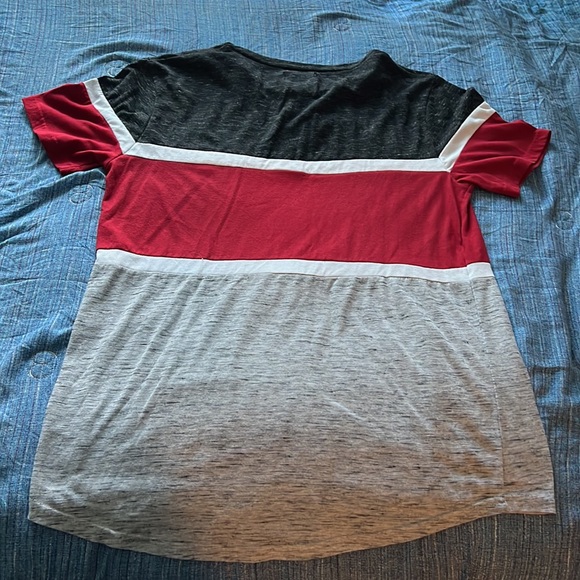 White black red and grey t shirt - Picture 2 of 2